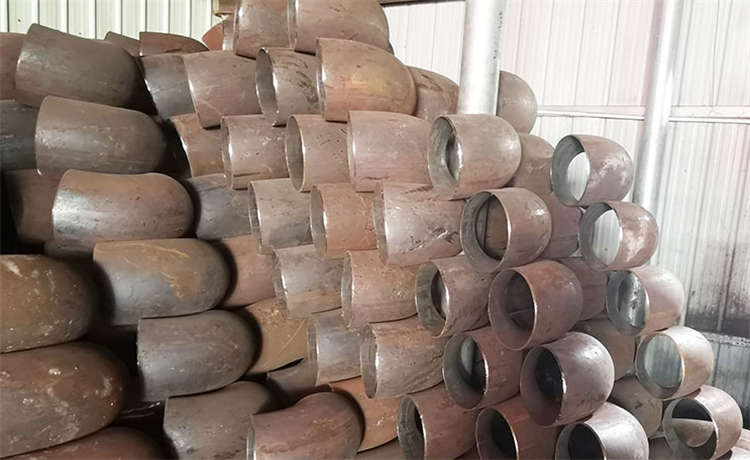 1000锁扣螺旋管，2600mm螺旋焊管，小口径螺旋管厂家，钢材场螺旋管多少钱一吨
